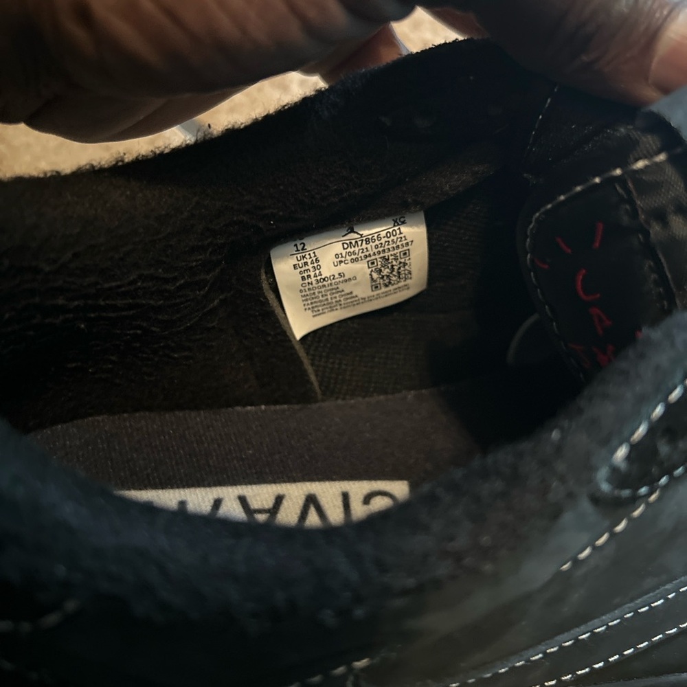Travis Scott Black Phantom